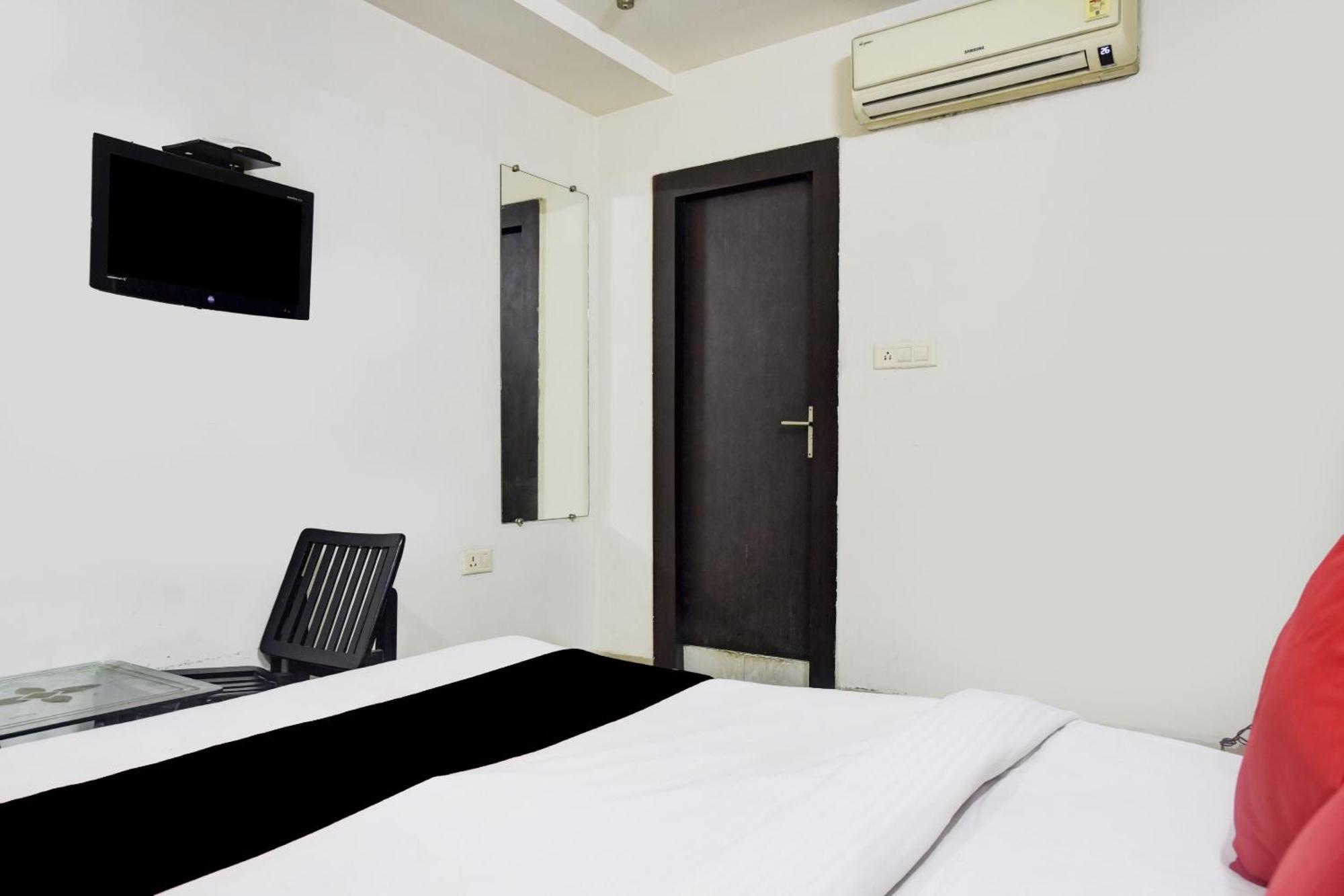 Hotel O Aditya Palace Bhopál Kültér fotó